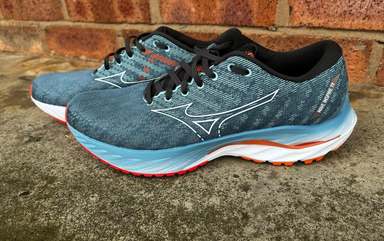 Mizuno Wave Inspire 19 side view