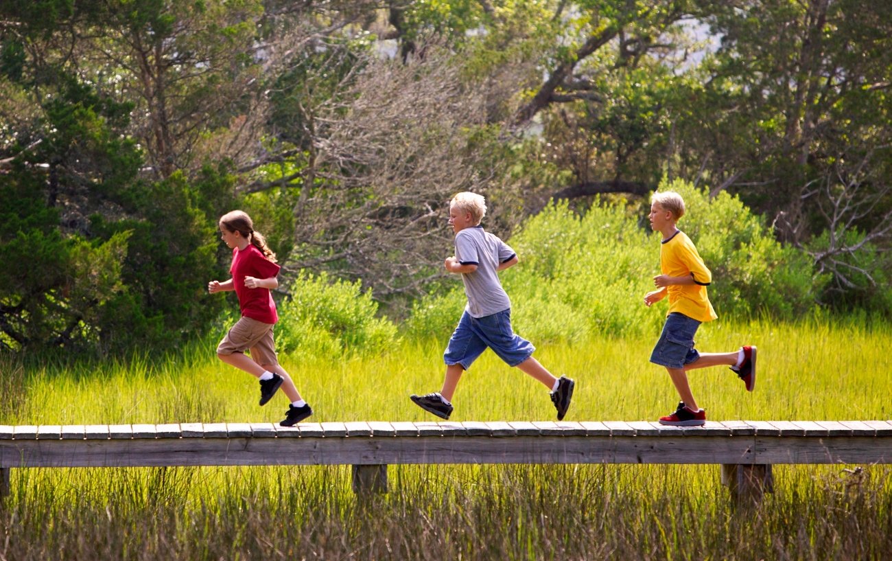 Kids running