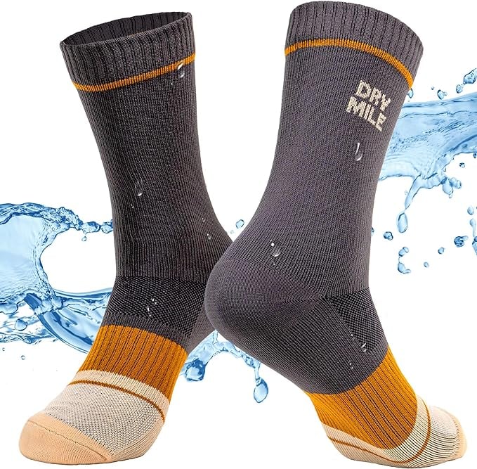 Our Editors Pick The Best Waterproof Socks for Runners 2